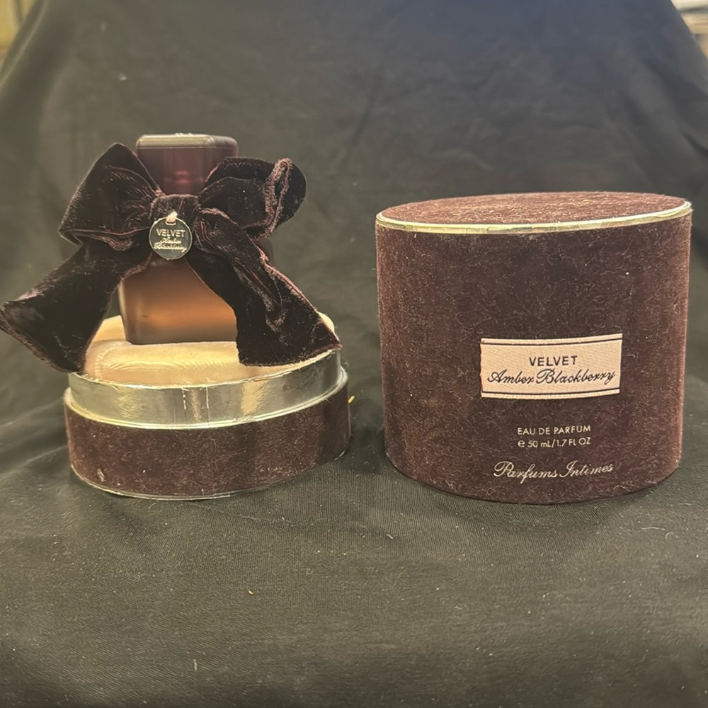 VICTORIAS SECRET VELVET AMBER BLACKBERRY EAU DE PARFUM RARE BRAND NEW